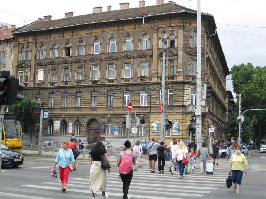 Lavender Apartment Near Heroes' Square & Puskas Stadium Budapest Exterior foto